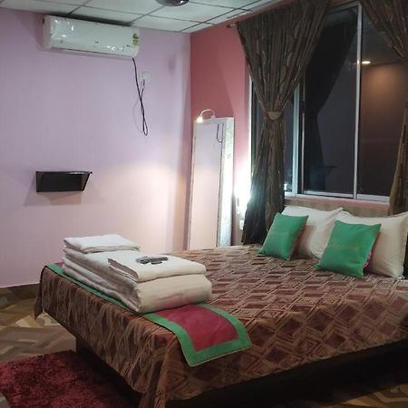 Hotel Shreesh Sitapur Bagian luar foto