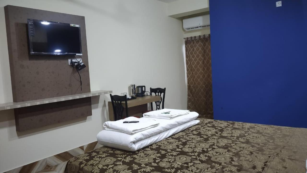 Hotel Shreesh Sitapur Bagian luar foto