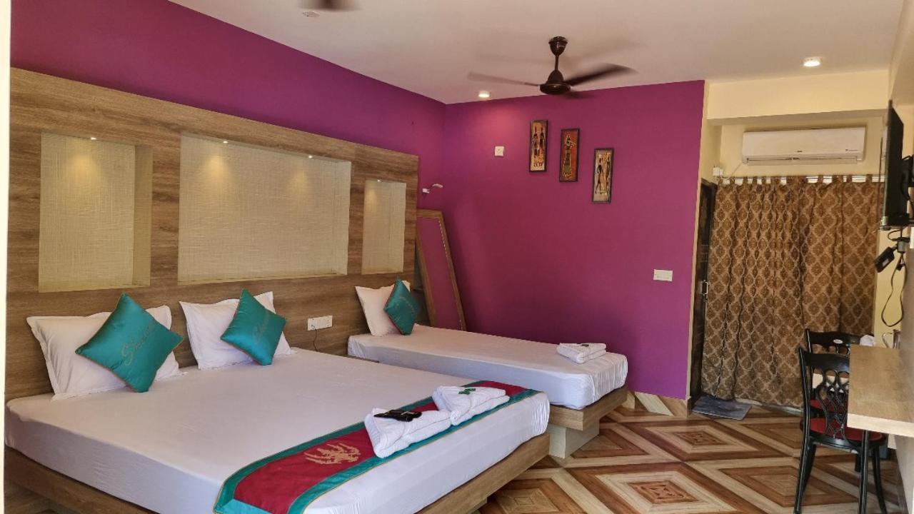Hotel Shreesh Sitapur Bagian luar foto
