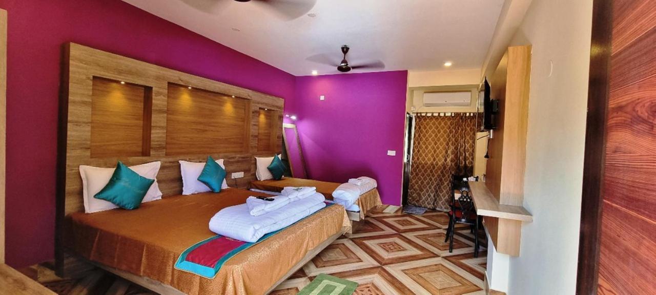 Hotel Shreesh Sitapur Bagian luar foto