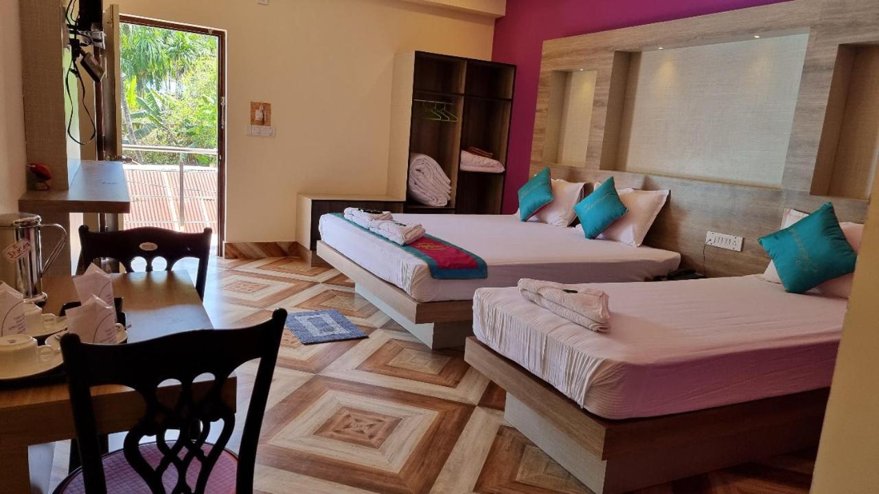 Hotel Shreesh Sitapur Bagian luar foto